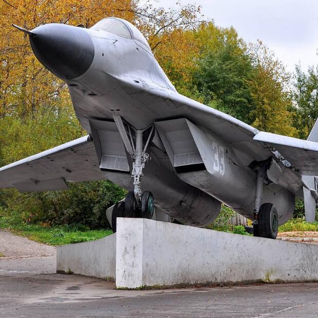 不锈钢飞机雕塑-航空小镇主题雕塑-航空雕塑